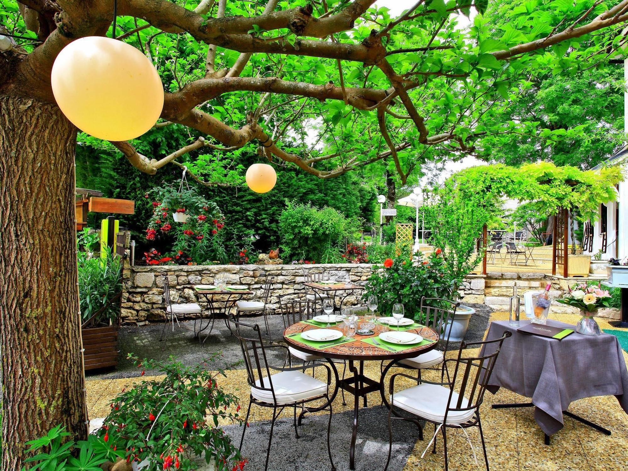 Hotel Restaurant Le Relais Des Gourmands Gramat Zewnętrze zdjęcie